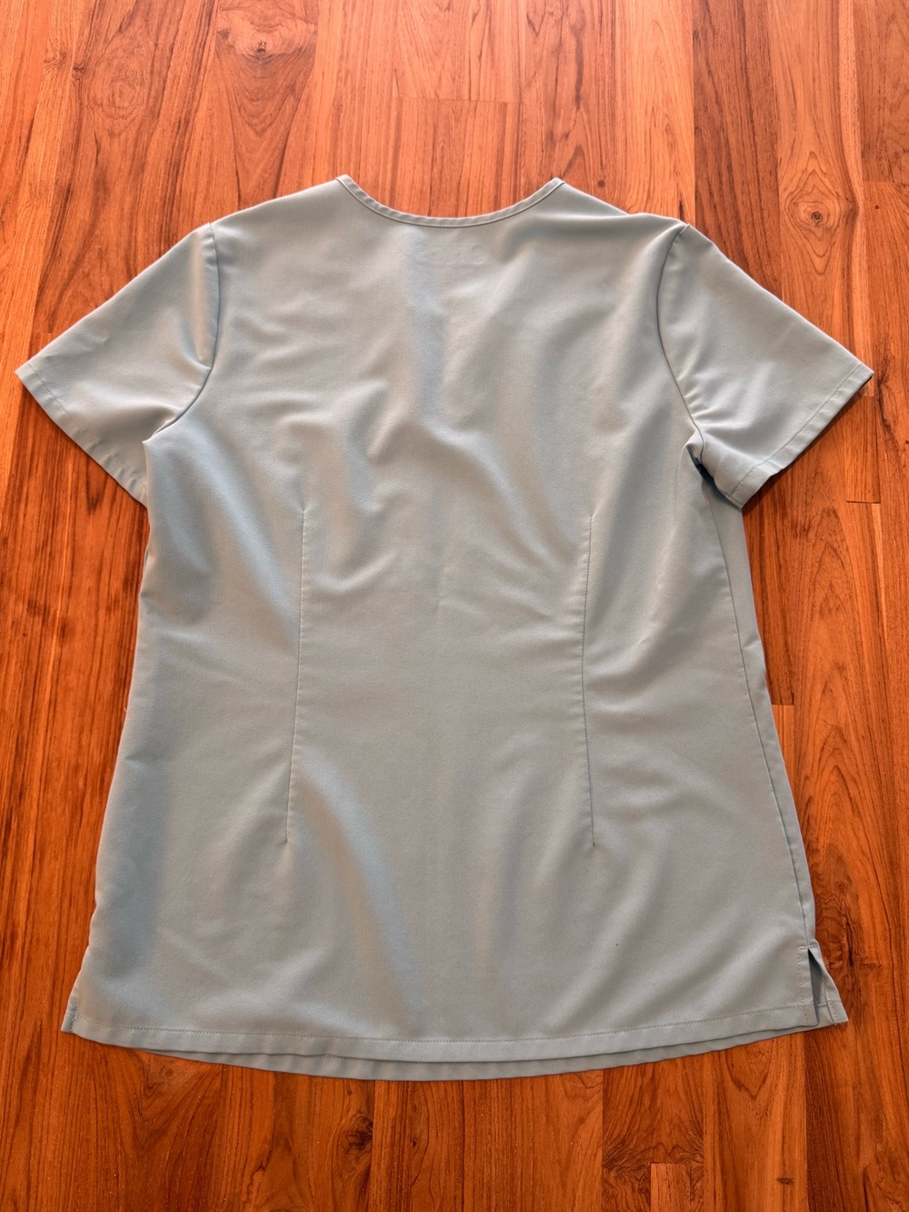 FIGS Light Blue Scrubs Shirt Top Women’s XS Short Sleeve Technical Collection - Picture 2 of 9